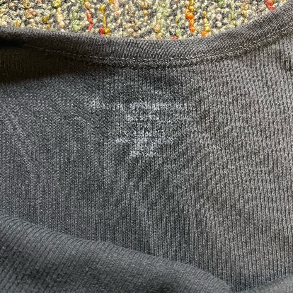 Black Ribbed Tank Top - Picture 3 of 3